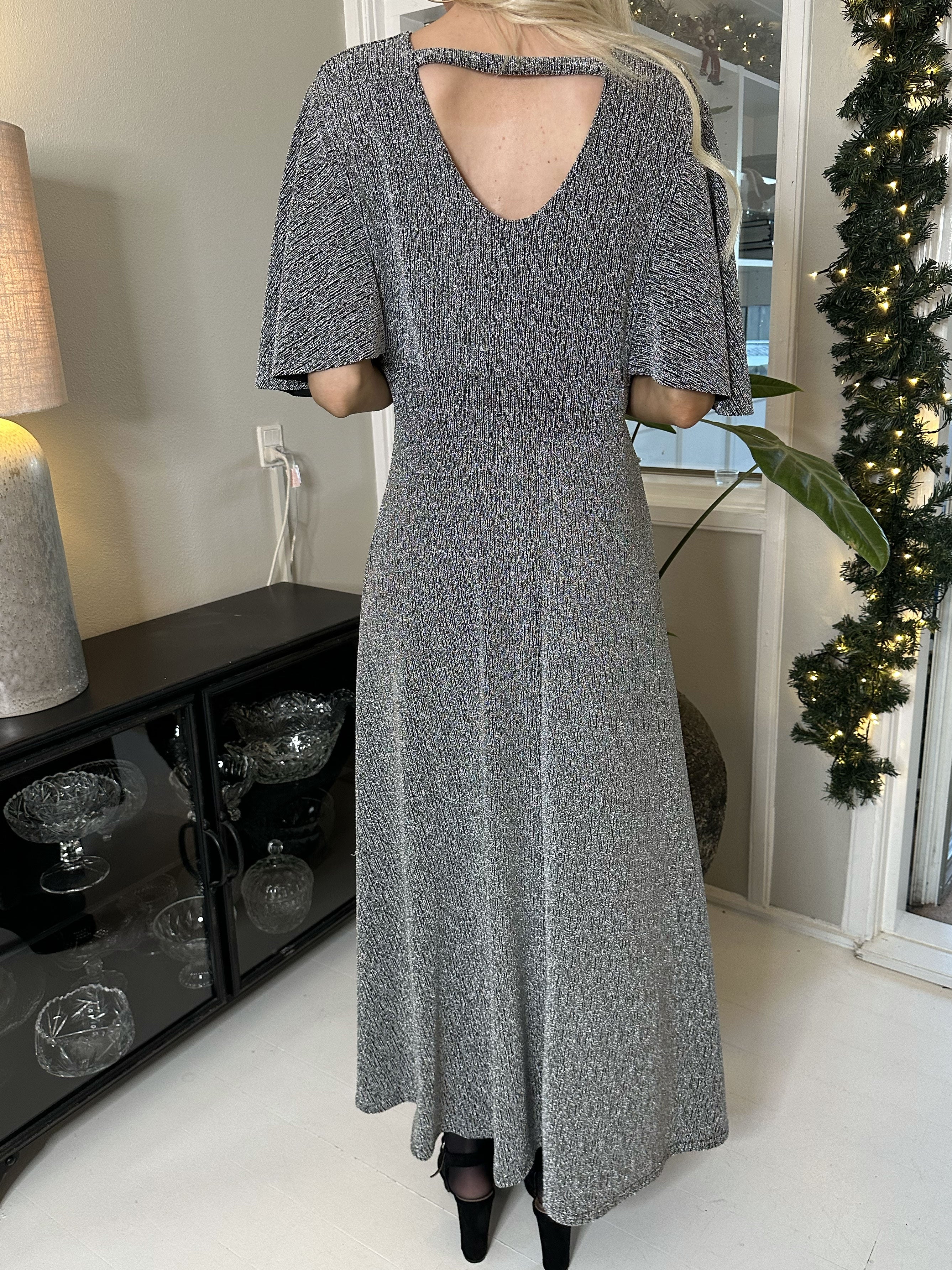 Julia - Lång elastisk klänning med glittertrådar